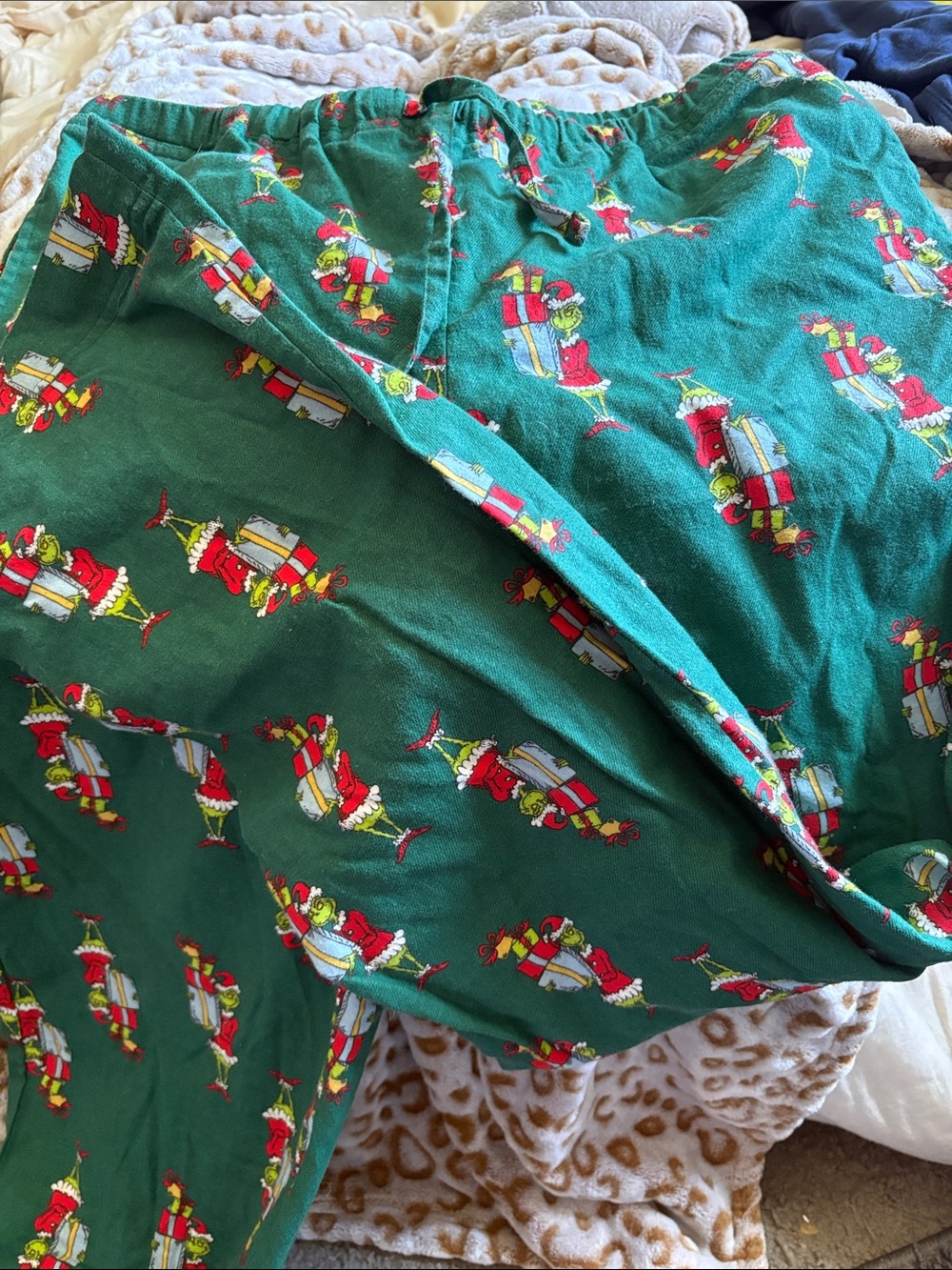 Green Holiday Grinch Flannel Pajama Pants - Women
